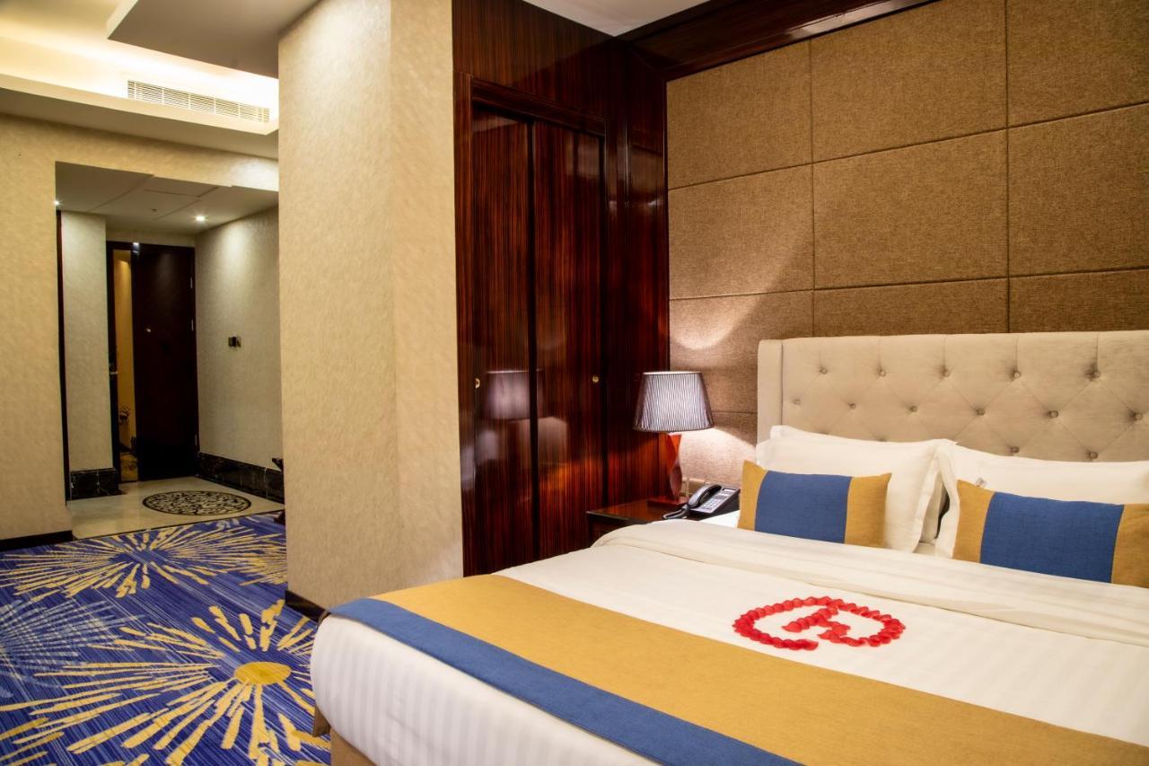 فندق هوليداي الخليج الرياض - Holiday Al Khaleej Hotel ภายนอก รูปภาพ