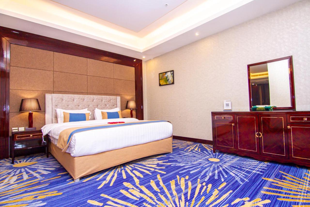 فندق هوليداي الخليج الرياض - Holiday Al Khaleej Hotel ภายนอก รูปภาพ